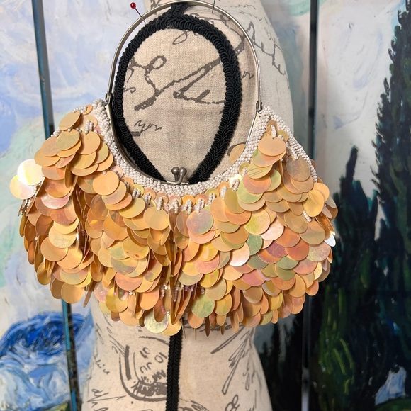 Vintage, iridescent sequin and pearl clutch. - Picture 6 of 11